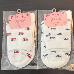 🍒 Crew Socks 🎀